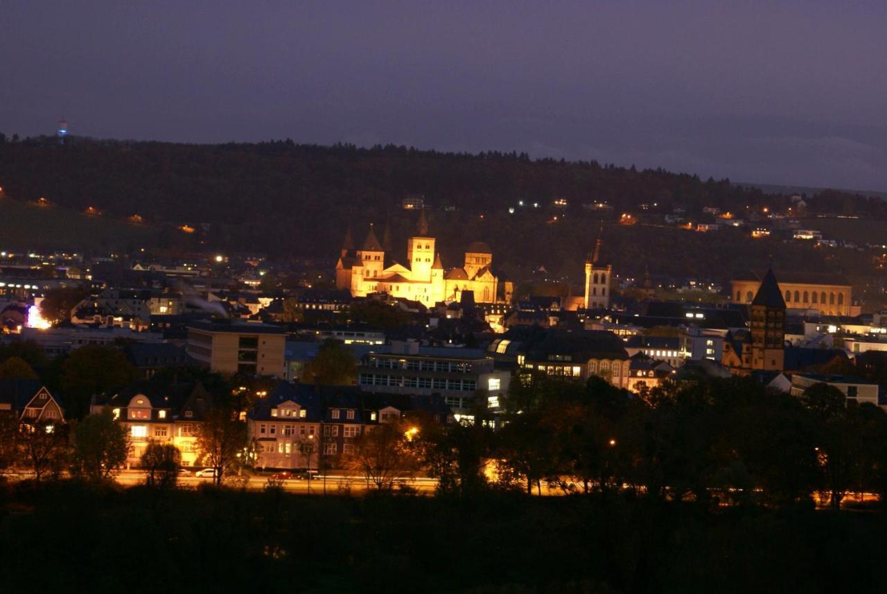 Logenplatz Ueber * Trier